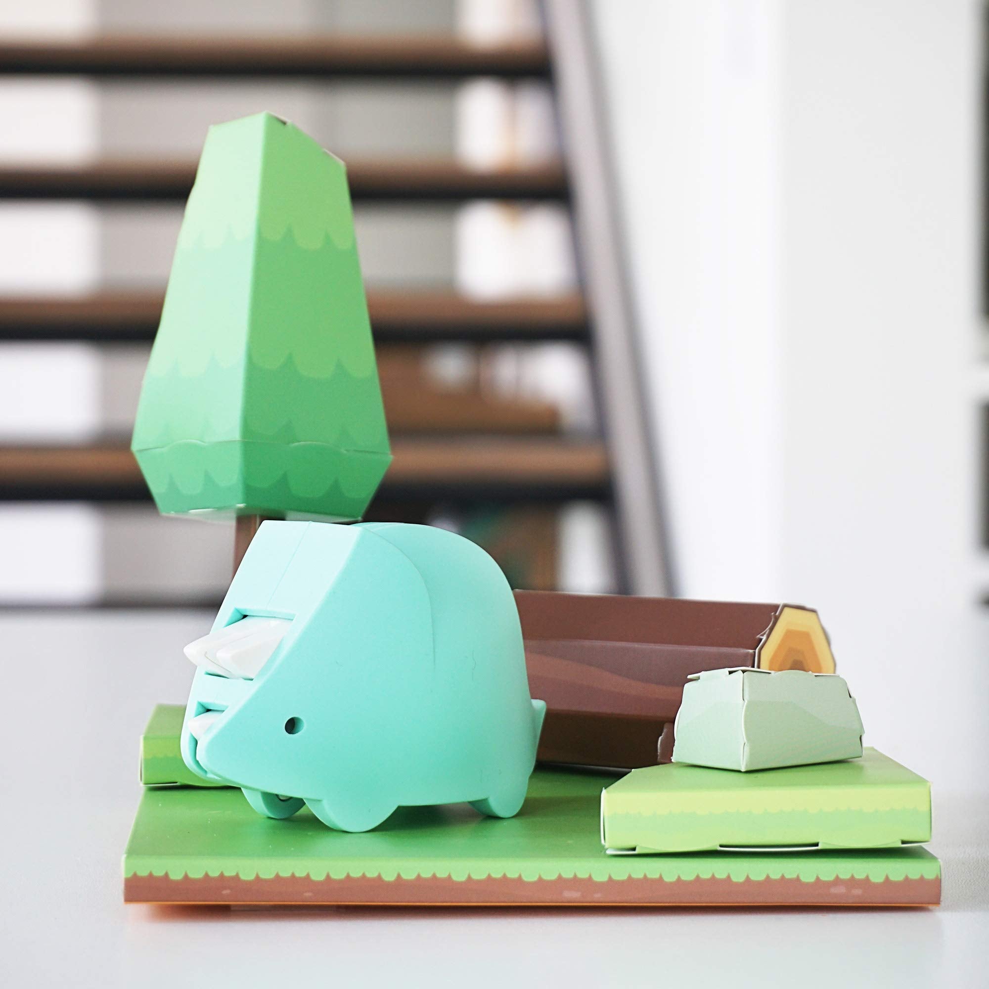 HALFTOYS Dinosaur Toy Puzzle with Magnets and Paper Dioramas, Tricera